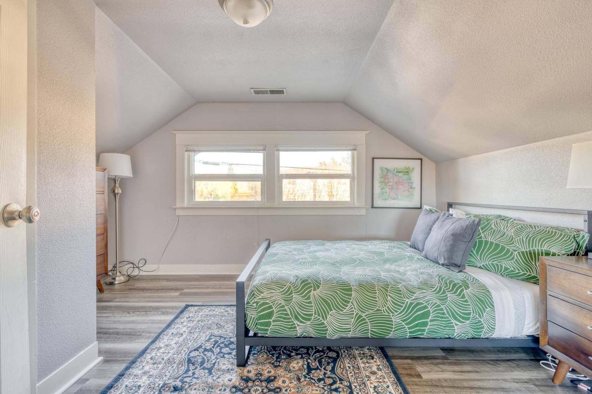 Collection - Luxury Gem! 99 Walk Score, New Remodel Holiday home *