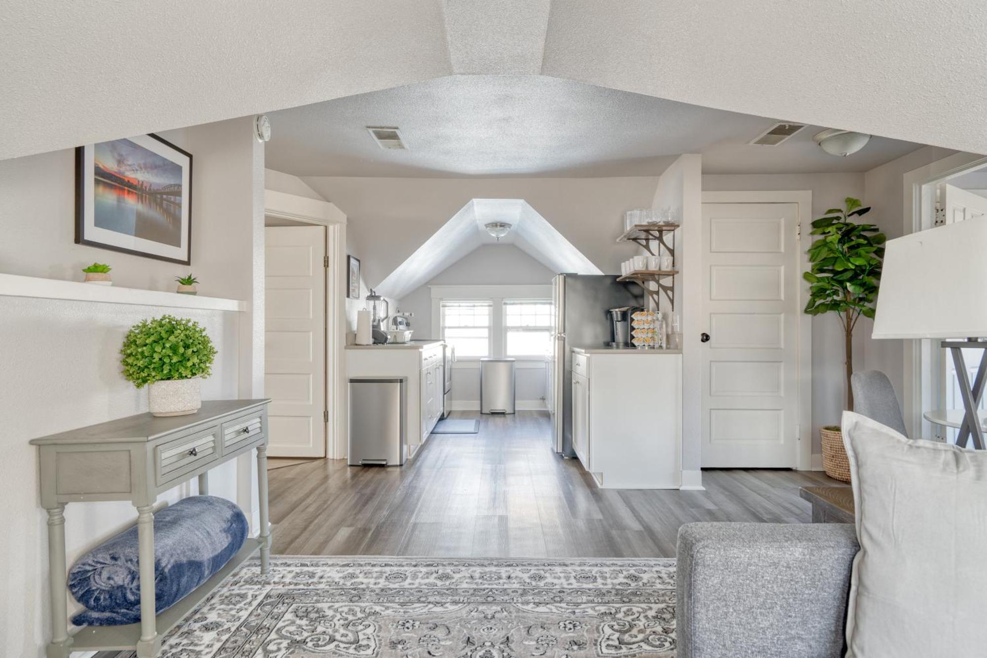 Holiday home Collection - Luxury Gem! 99 Walk Score, New Remodel Portland
