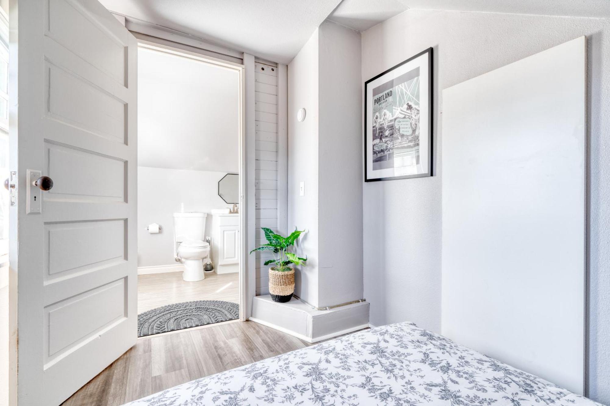 Holiday home Collection - Luxury Gem! 99 Walk Score, New Remodel Portland