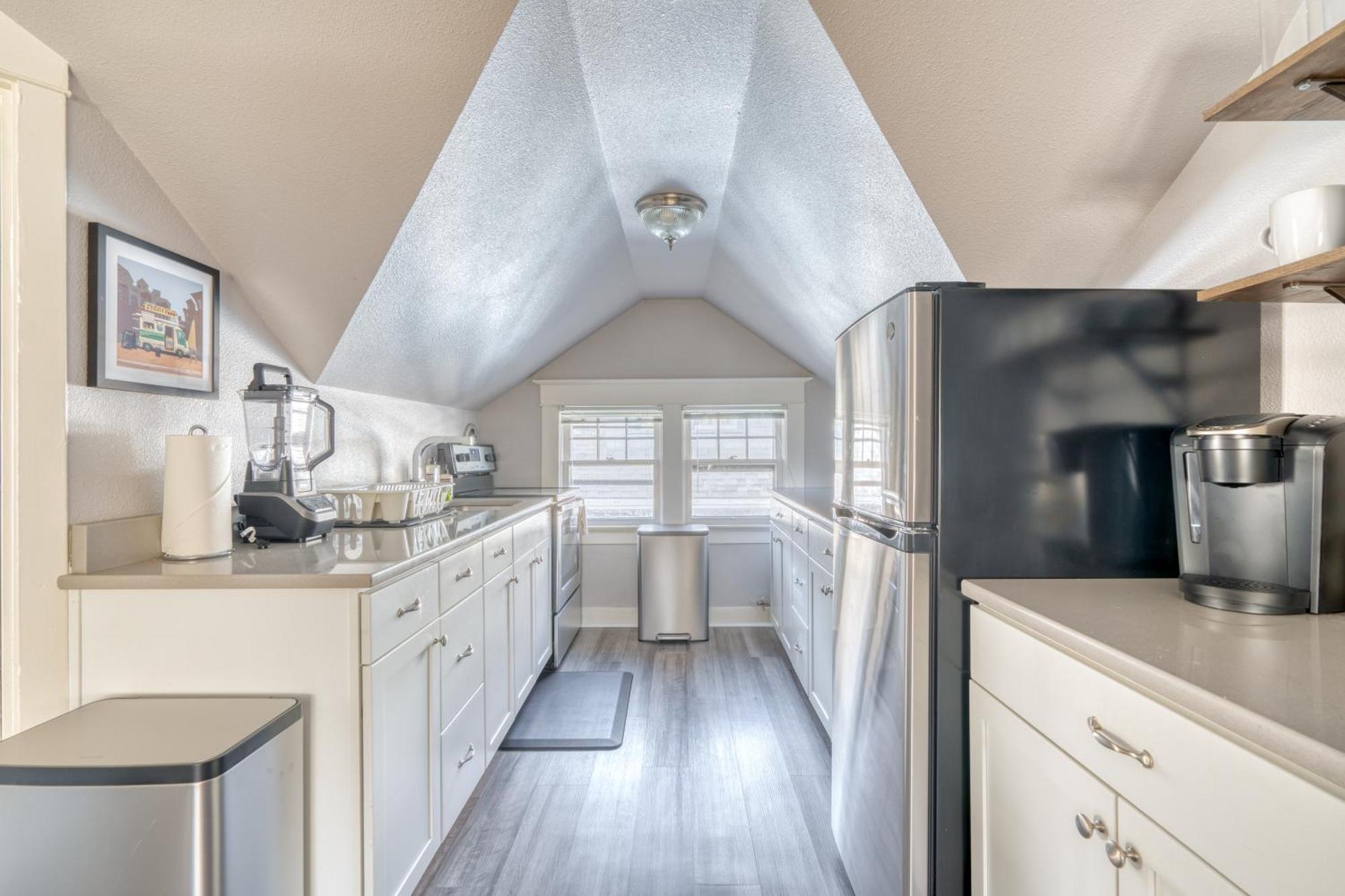 Collection - Luxury Gem! 99 Walk Score, New Remodel * Portland