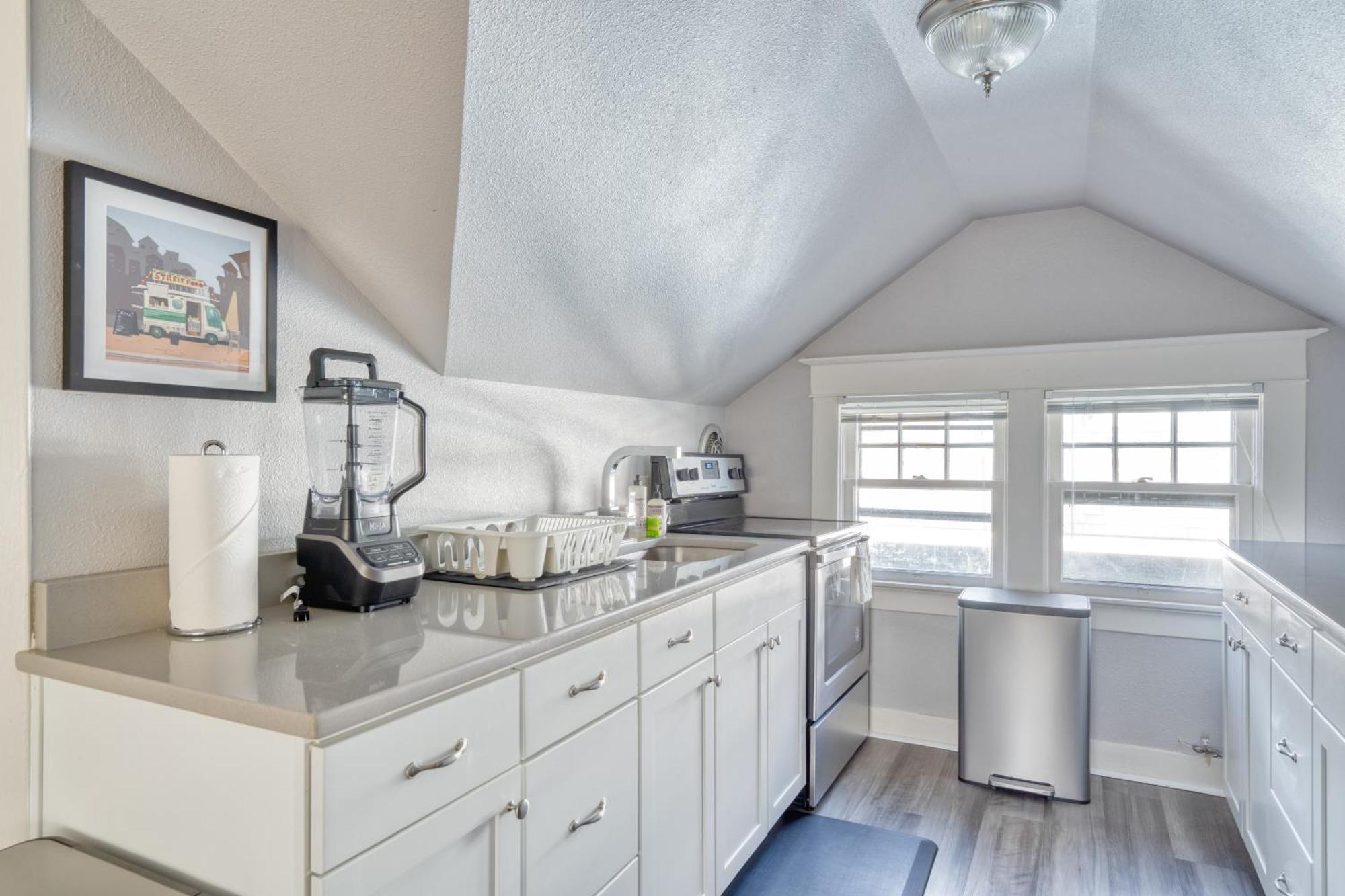 Holiday home Collection - Luxury Gem! 99 Walk Score, New Remodel Portland