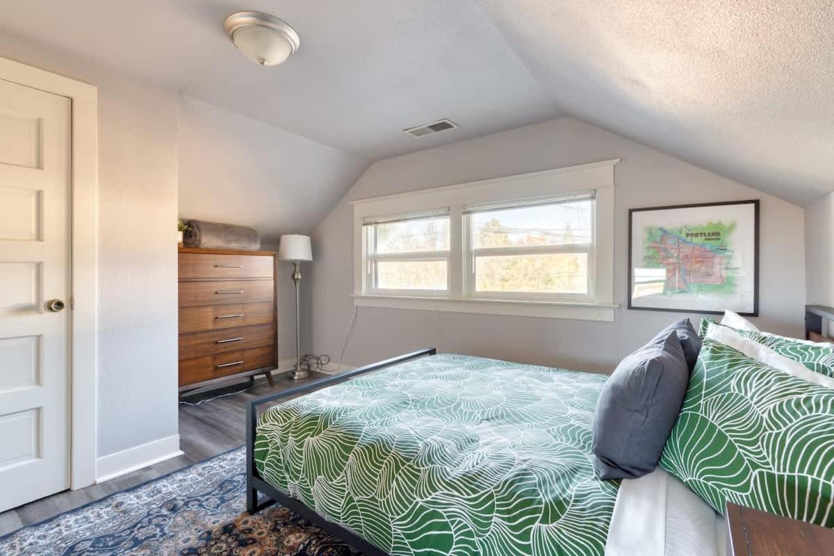 Collection - Luxury Gem! 99 Walk Score, New Remodel Holiday home