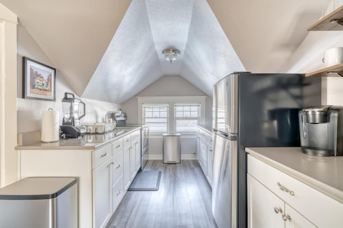 Collection - Luxury Gem! 99 Walk Score, New Remodel Holiday home Portland